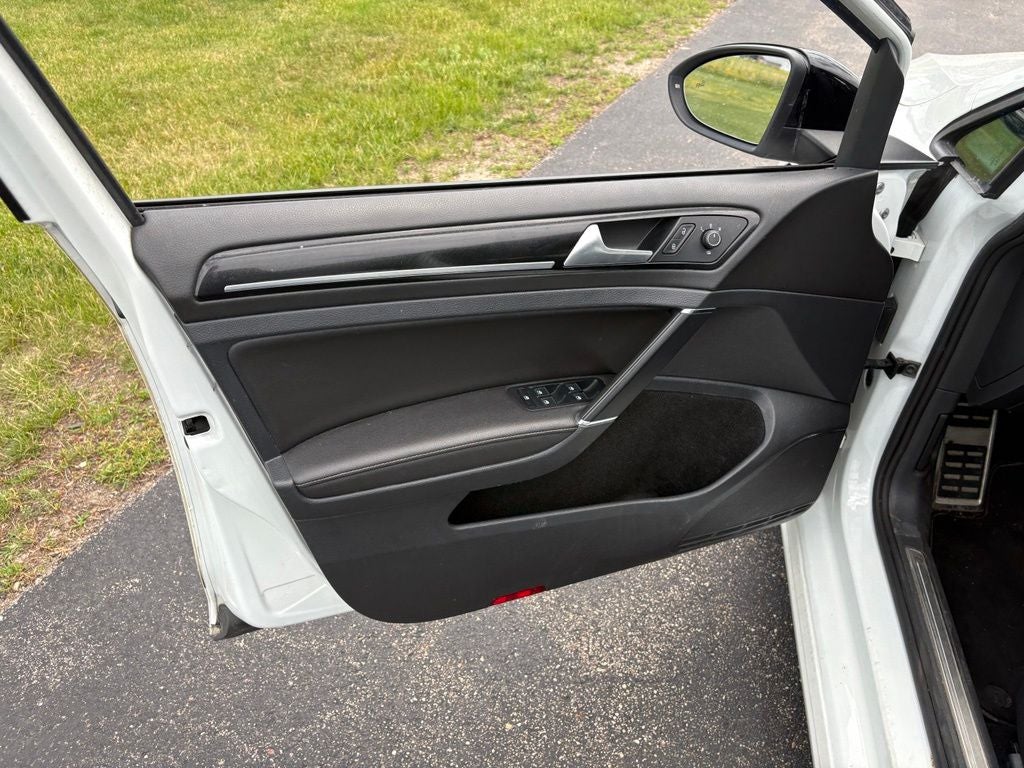 2017 Volkswagen Golf R DCC & Navigation 4Motion 4Motion