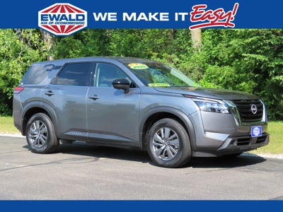 2025 Nissan Pathfinder S