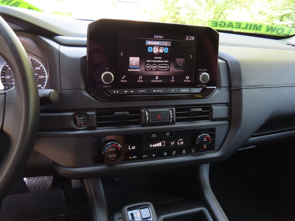 2025 Nissan Pathfinder S