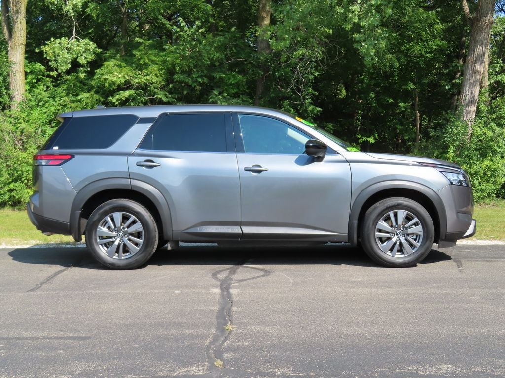 2025 Nissan Pathfinder S