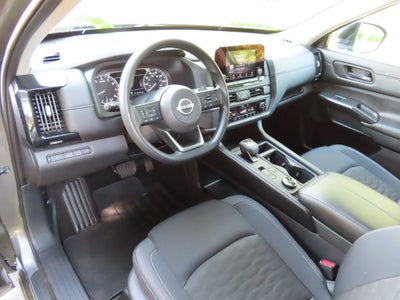 2025 Nissan Pathfinder S
