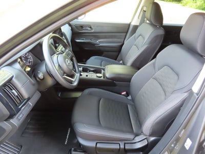 2025 Nissan Pathfinder S