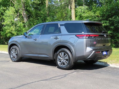 2025 Nissan Pathfinder S