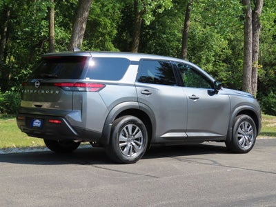 2025 Nissan Pathfinder S