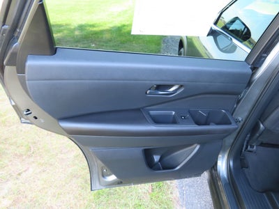 2025 Nissan Pathfinder S