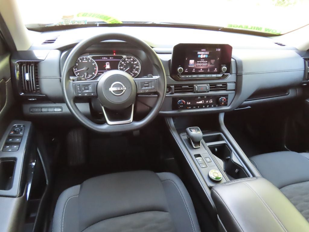 2025 Nissan Pathfinder S