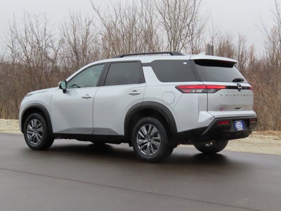 2025 Nissan Pathfinder SV