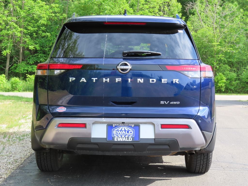 2024 Nissan Pathfinder SV