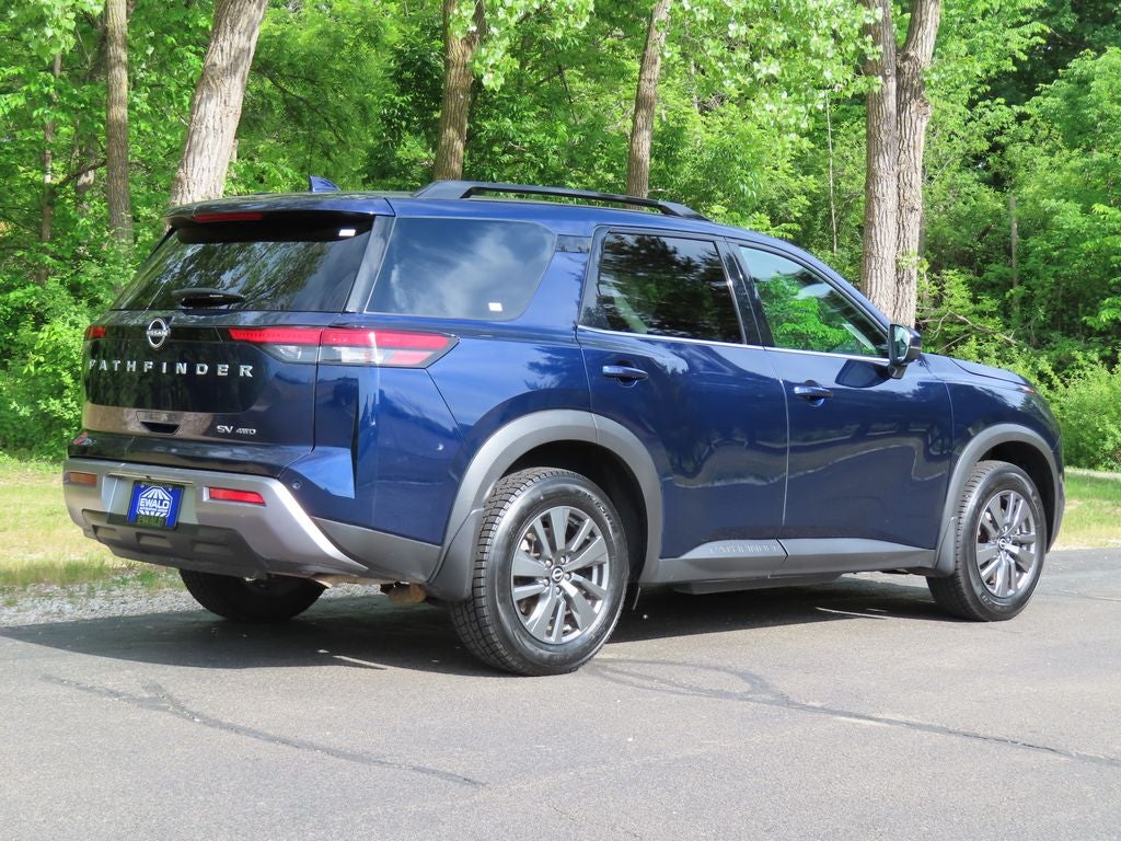 2024 Nissan Pathfinder SV