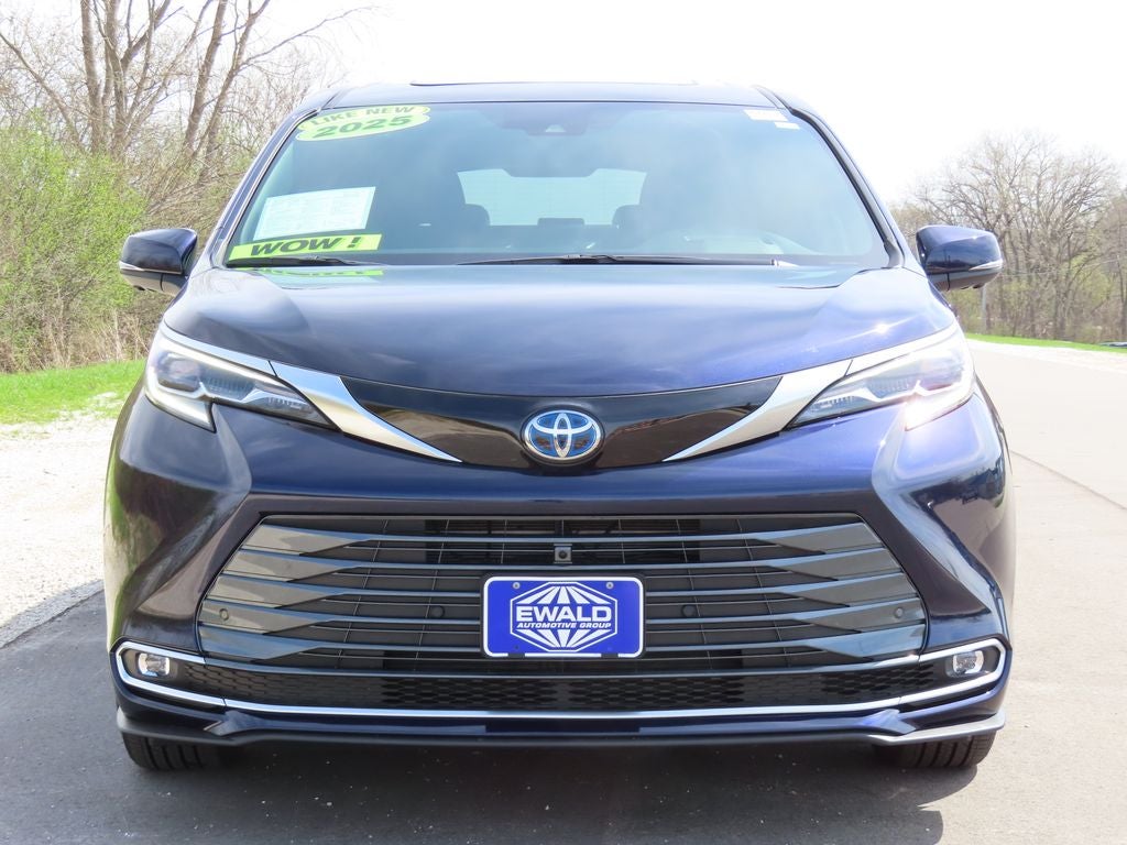 2025 Toyota Sienna Platinum 7 Passenger