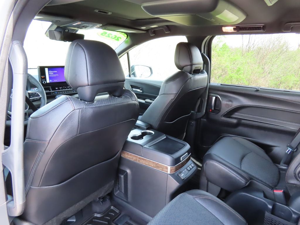 2025 Toyota Sienna Platinum 7 Passenger