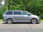 2017 Toyota Sienna SE 8 Passenger