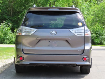 2017 Toyota Sienna SE 8 Passenger