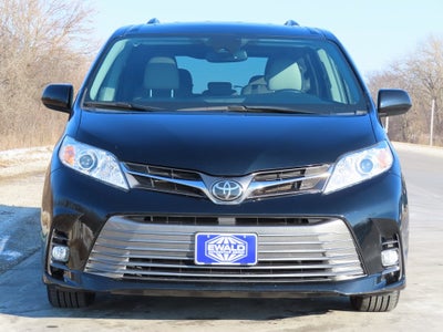 2019 Toyota Sienna XLE