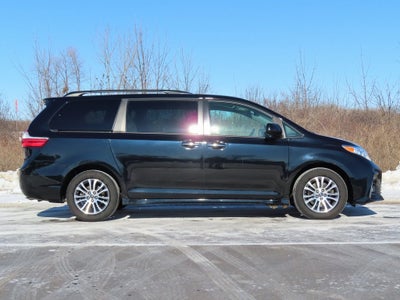 2019 Toyota Sienna XLE