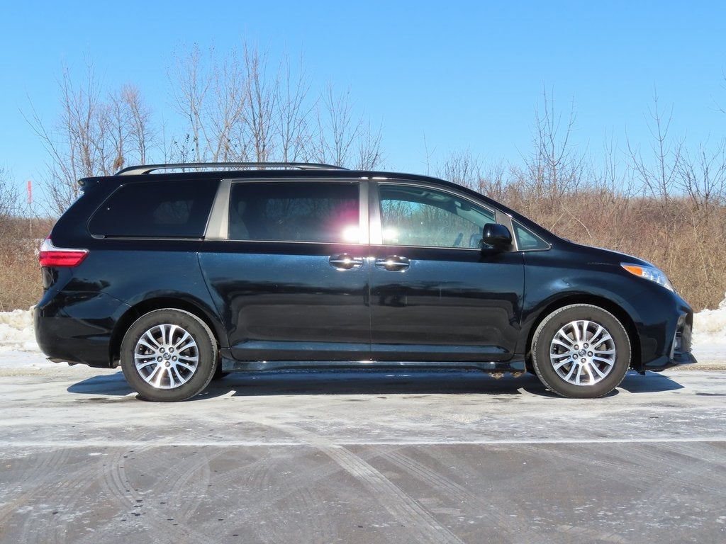 2019 Toyota Sienna XLE