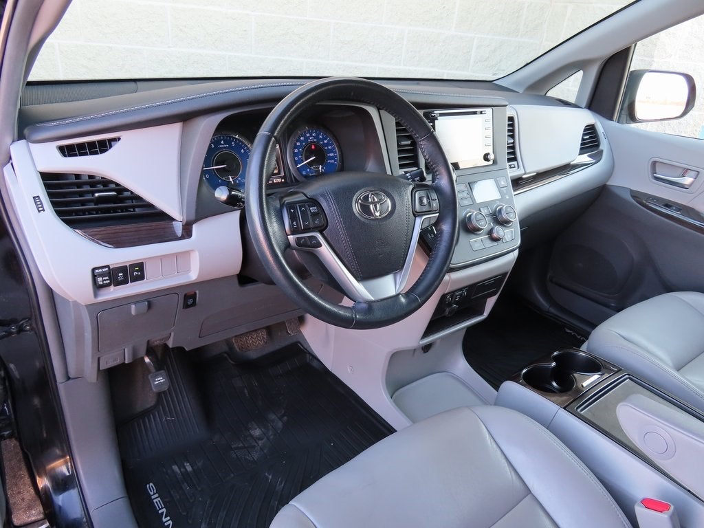 2019 Toyota Sienna XLE