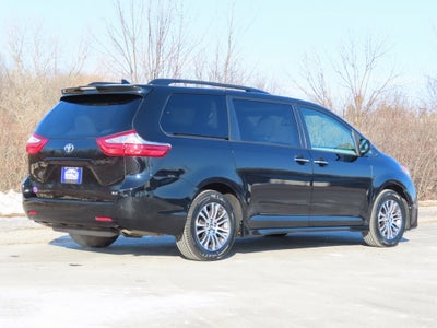 2019 Toyota Sienna XLE