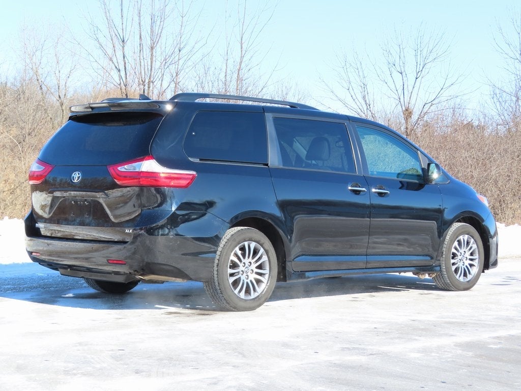 2019 Toyota Sienna XLE