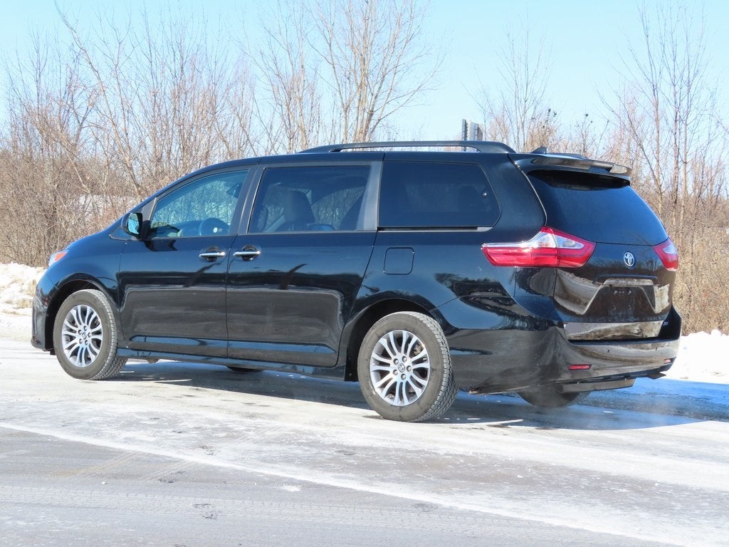 2019 Toyota Sienna XLE