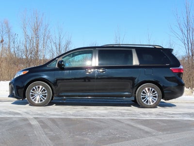 2019 Toyota Sienna XLE