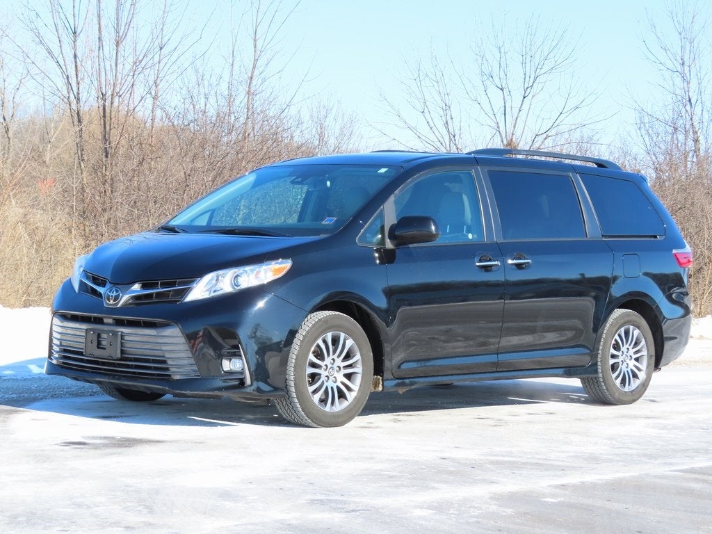 2019 Toyota Sienna XLE