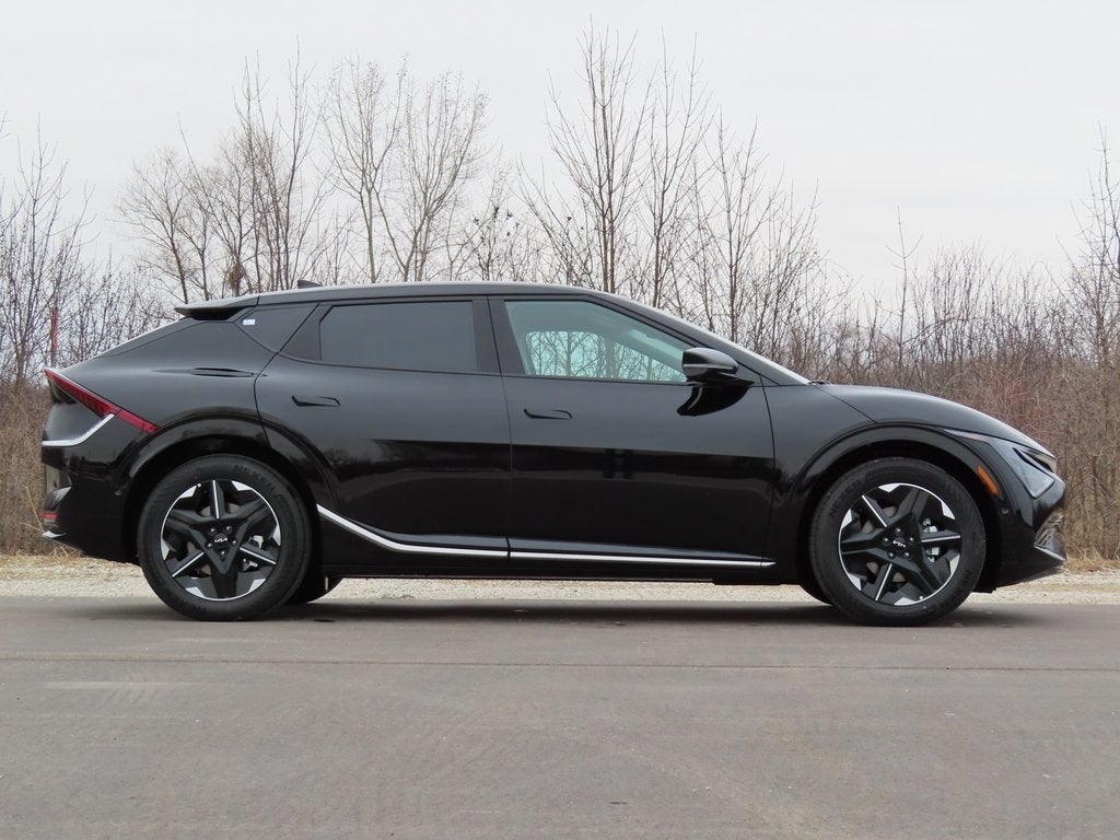 2025 Kia EV6 Base