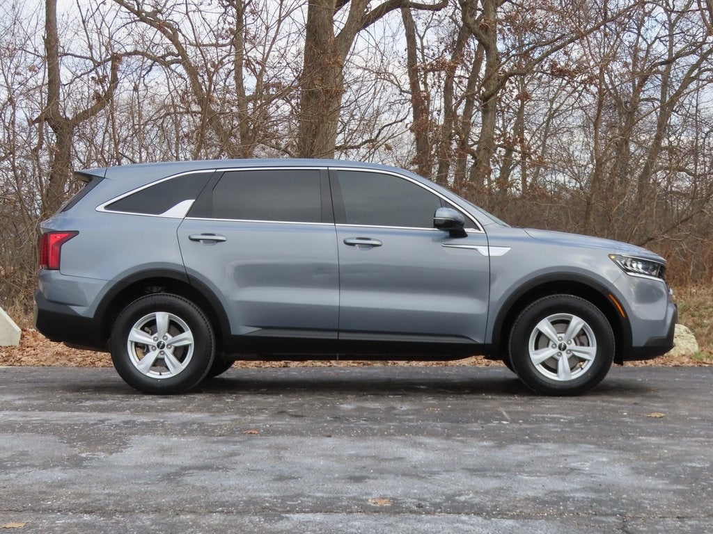 2022 Kia Sorento LX