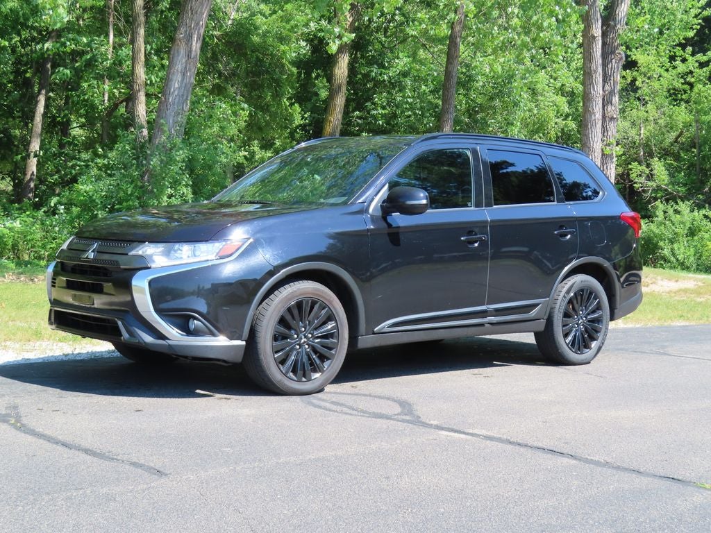 2020 Mitsubishi Outlander LE