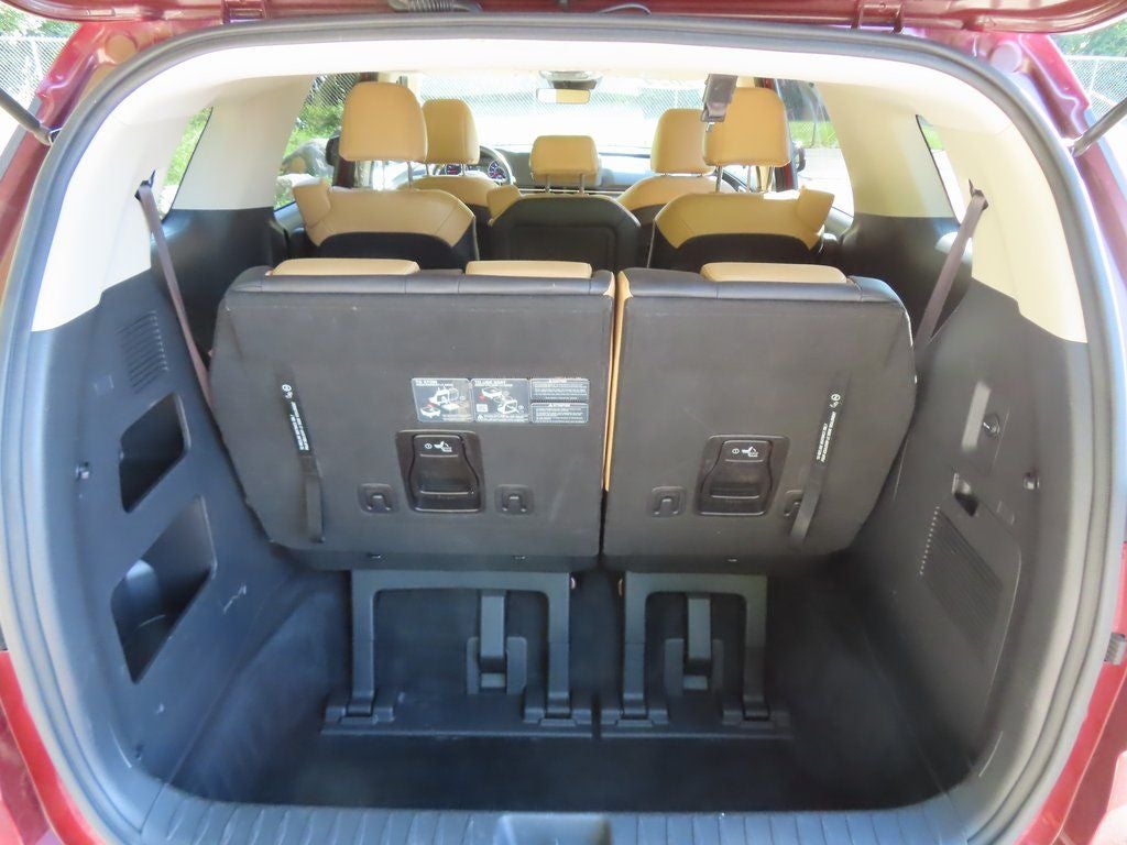 2024 Kia Carnival LX Seat Package
