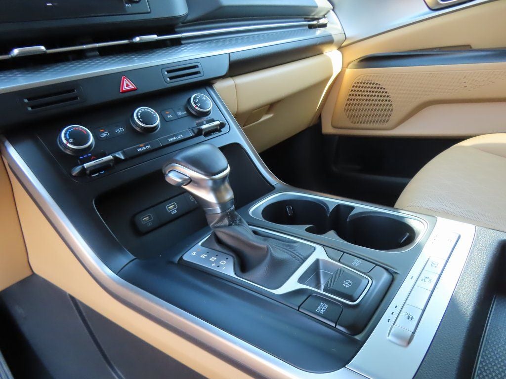 2024 Kia Carnival LX Seat Package