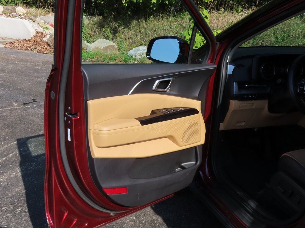 2024 Kia Carnival LX Seat Package