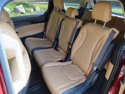2024 Kia Carnival LX Seat Package