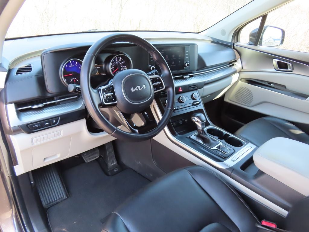 2023 Kia Carnival LX Seat Package