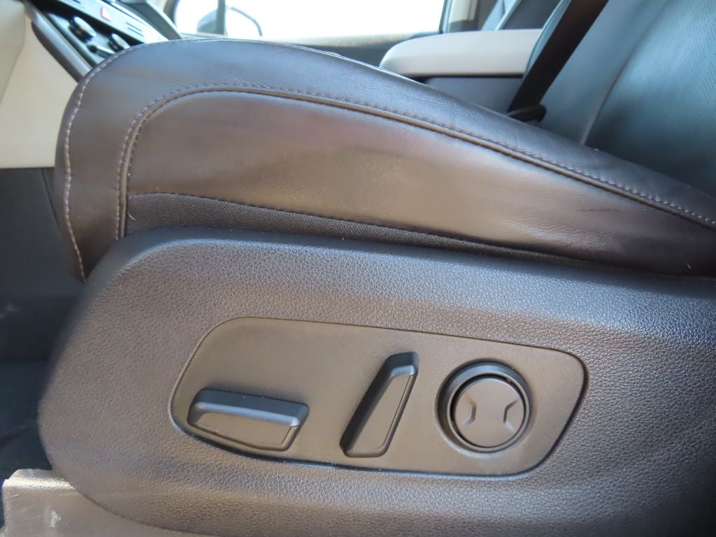 2023 Kia Carnival LX Seat Package