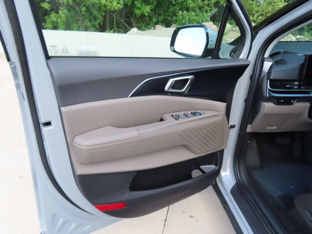 2027 Kia Carnival LXS