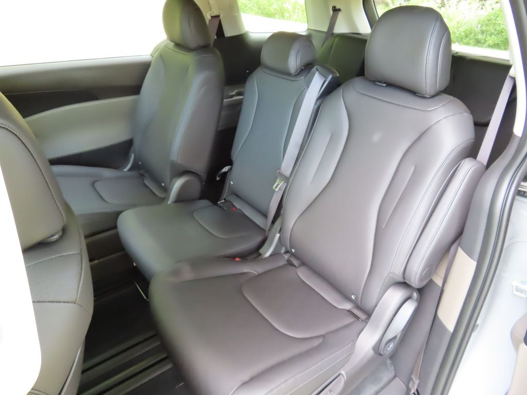 2027 Kia Carnival Hybrid LXS