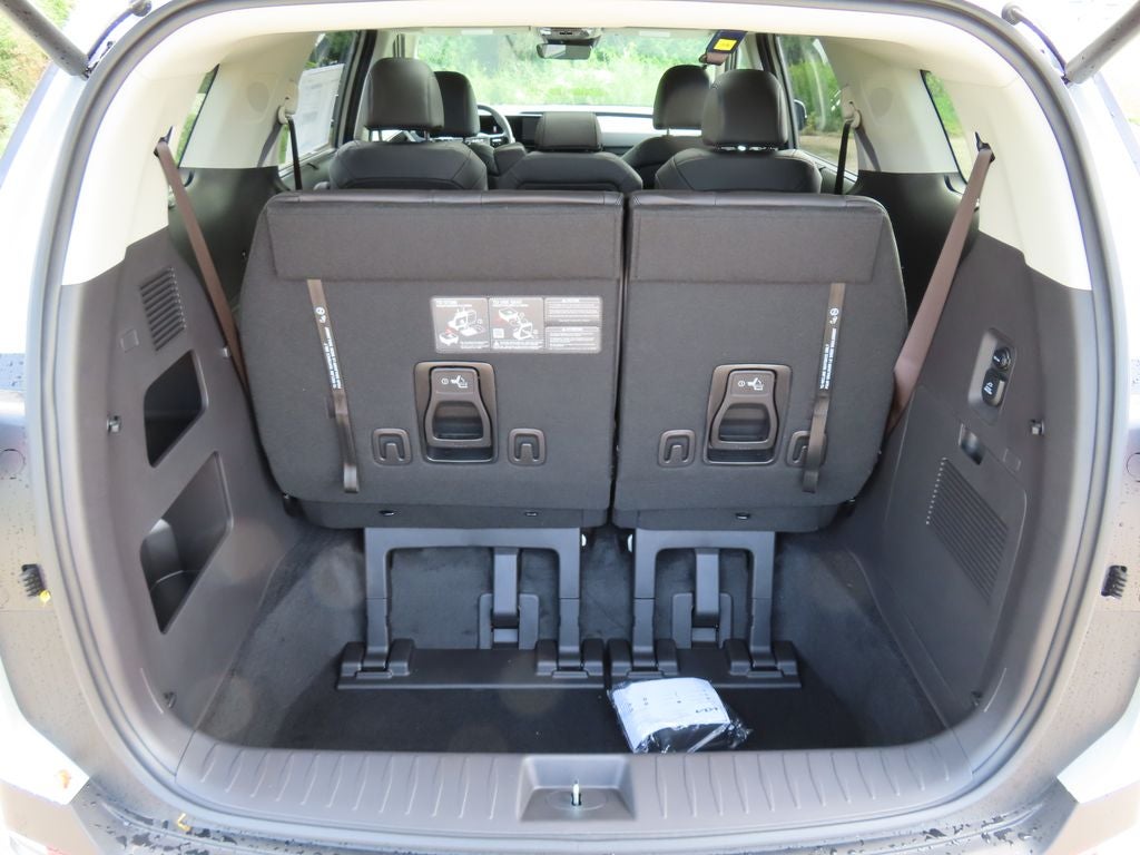 2027 Kia Carnival SX