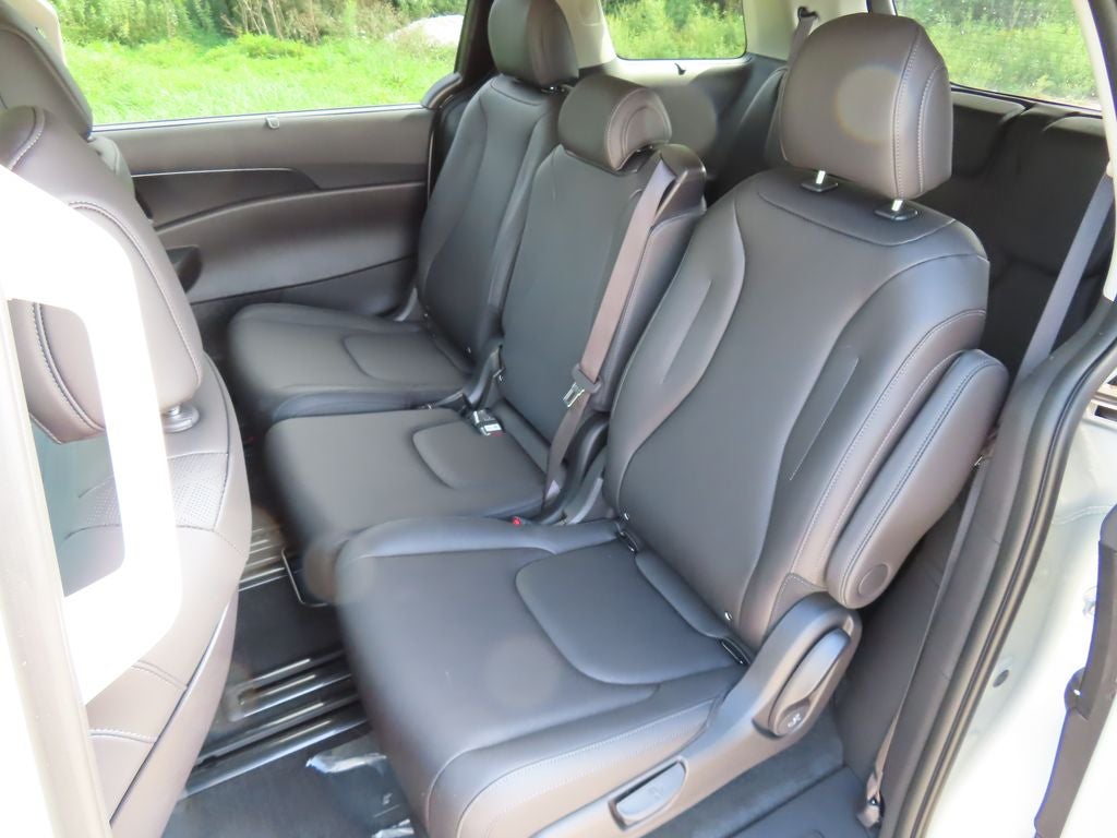 2027 Kia Carnival SX