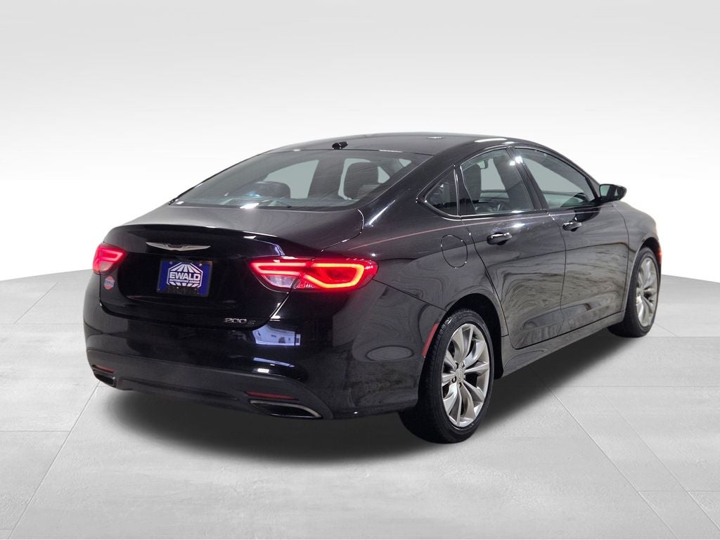 2015 Chrysler 200 S