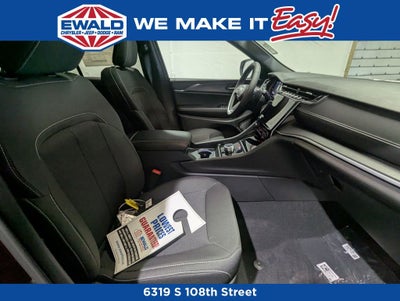 2025 Jeep Grand Cherokee Laredo