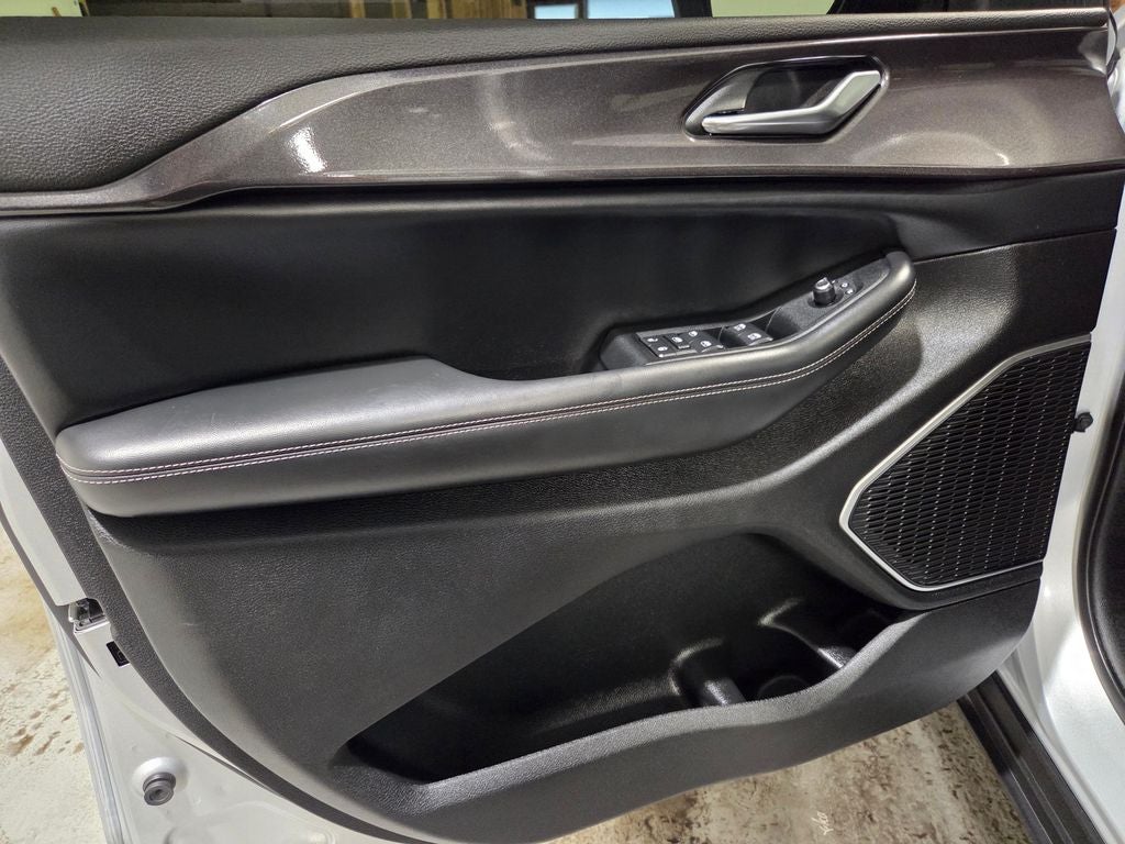 2022 Jeep Grand Cherokee Altitude