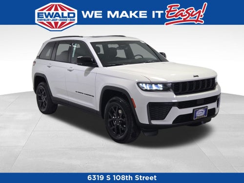 2026 Jeep Grand Cherokee Laredo Altitude