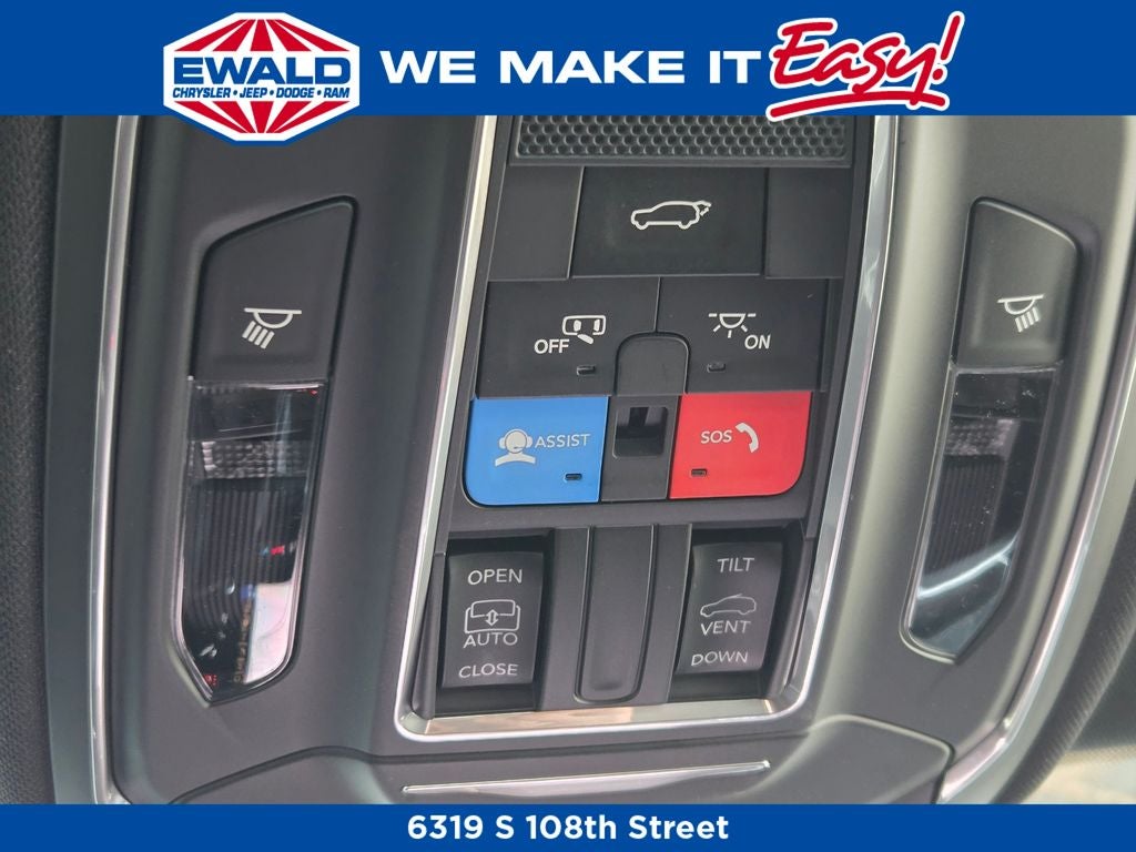 2026 Jeep Grand Cherokee Laredo Altitude