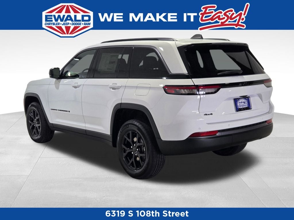2026 Jeep Grand Cherokee Laredo Altitude