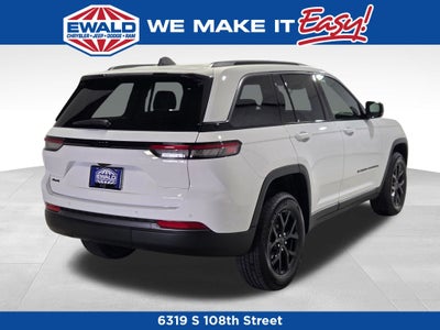 2026 Jeep Grand Cherokee Laredo Altitude