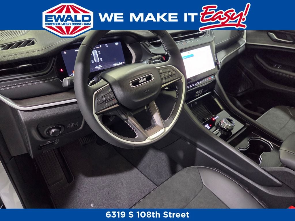 2026 Jeep Grand Cherokee Laredo Altitude