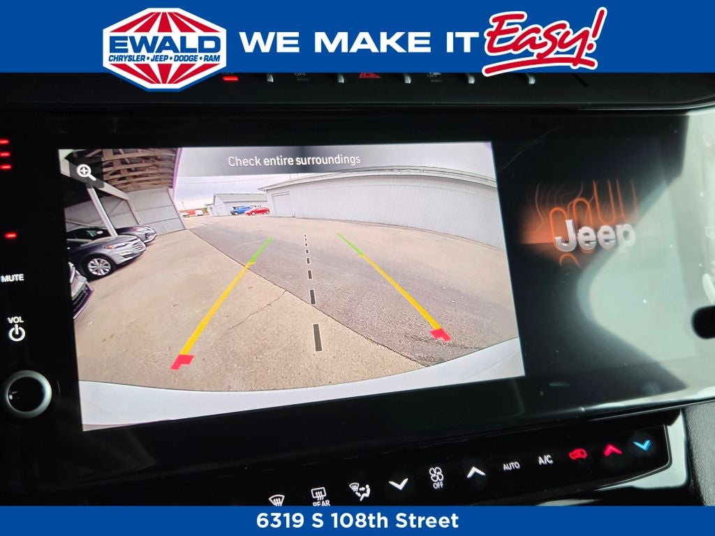 2026 Jeep Grand Cherokee Laredo Altitude
