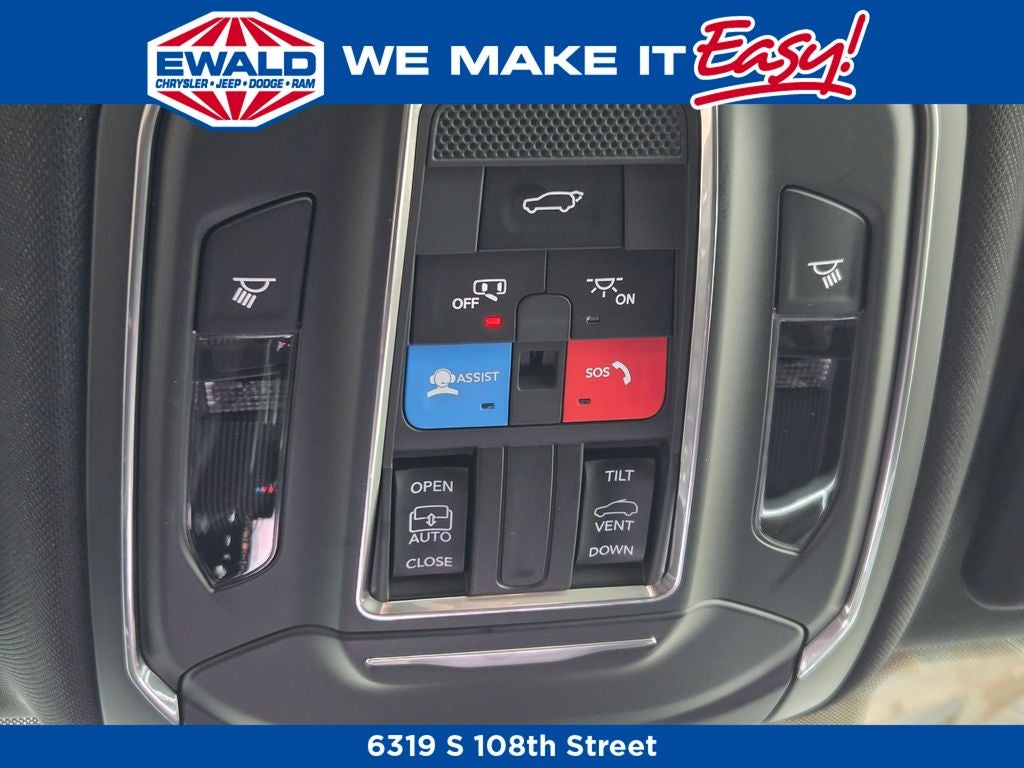 2026 Jeep Grand Cherokee Laredo Altitude