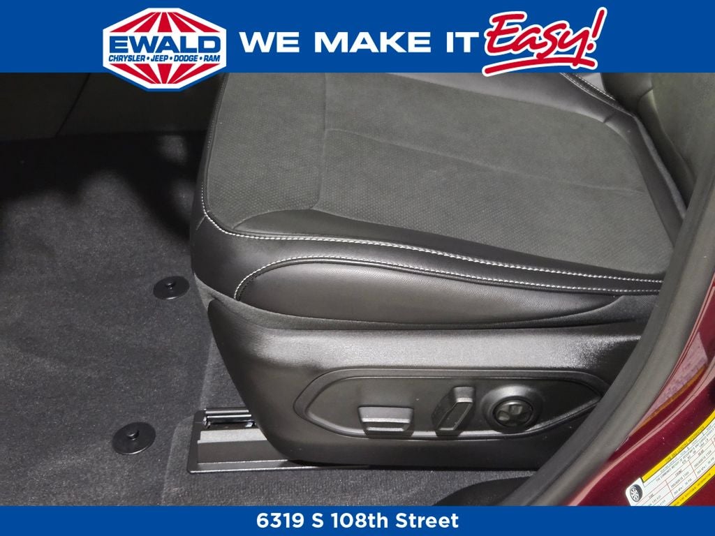 2026 Jeep Grand Cherokee Laredo Altitude